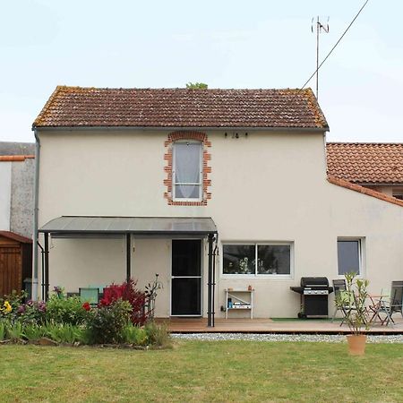 Chez Chris Et Vince Bed & Breakfast Bazoges-en-Paillers Exterior foto